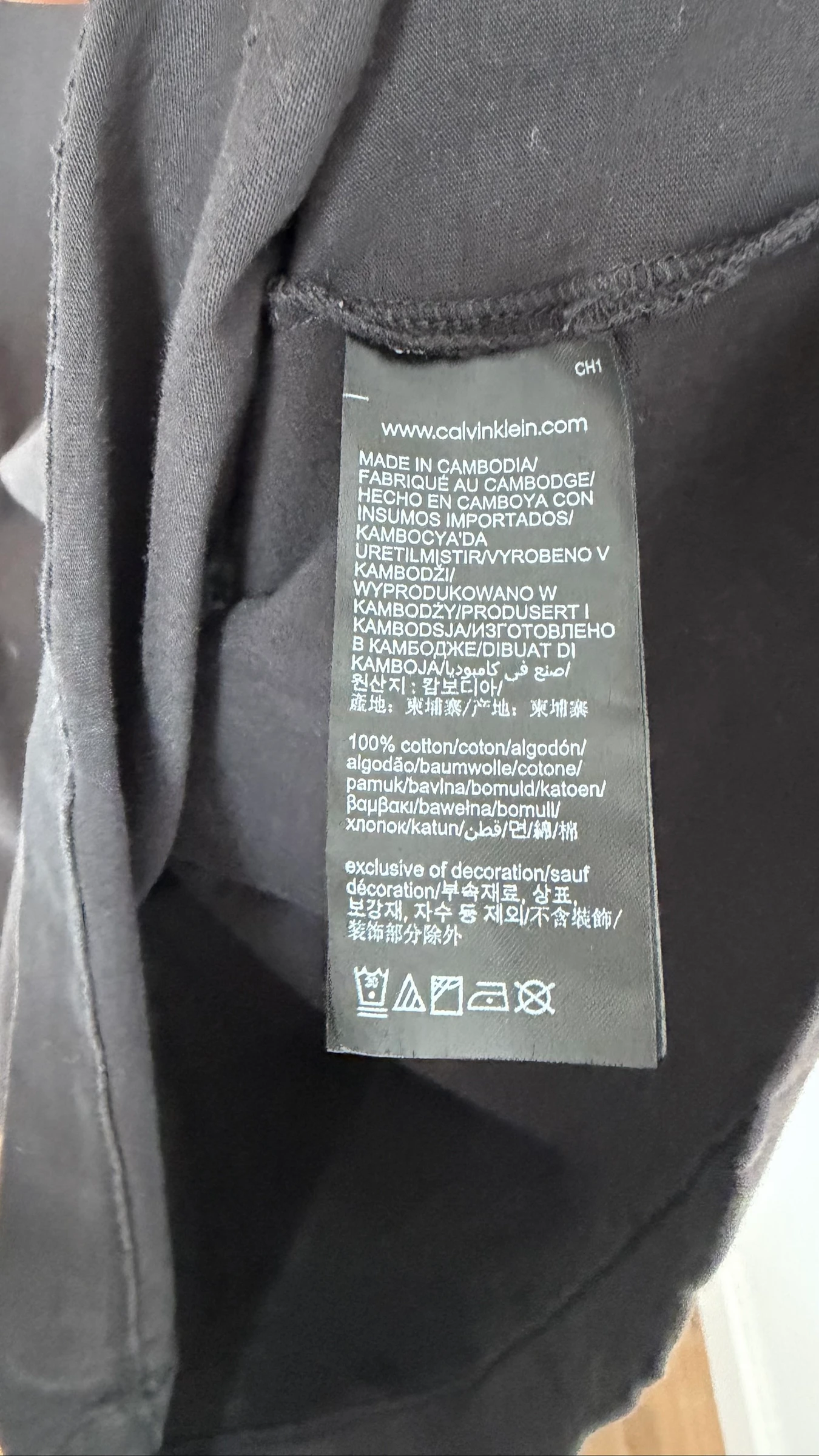 Camiseta Calvin Klein Jeans preta – tamanho G – photo 4